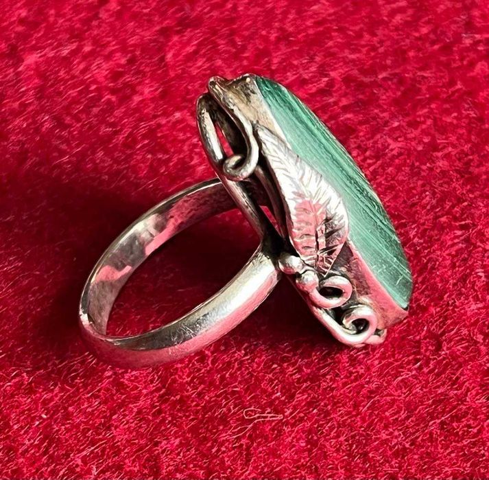 PRL Piękny srebrny autorski pierścionek z malachitem