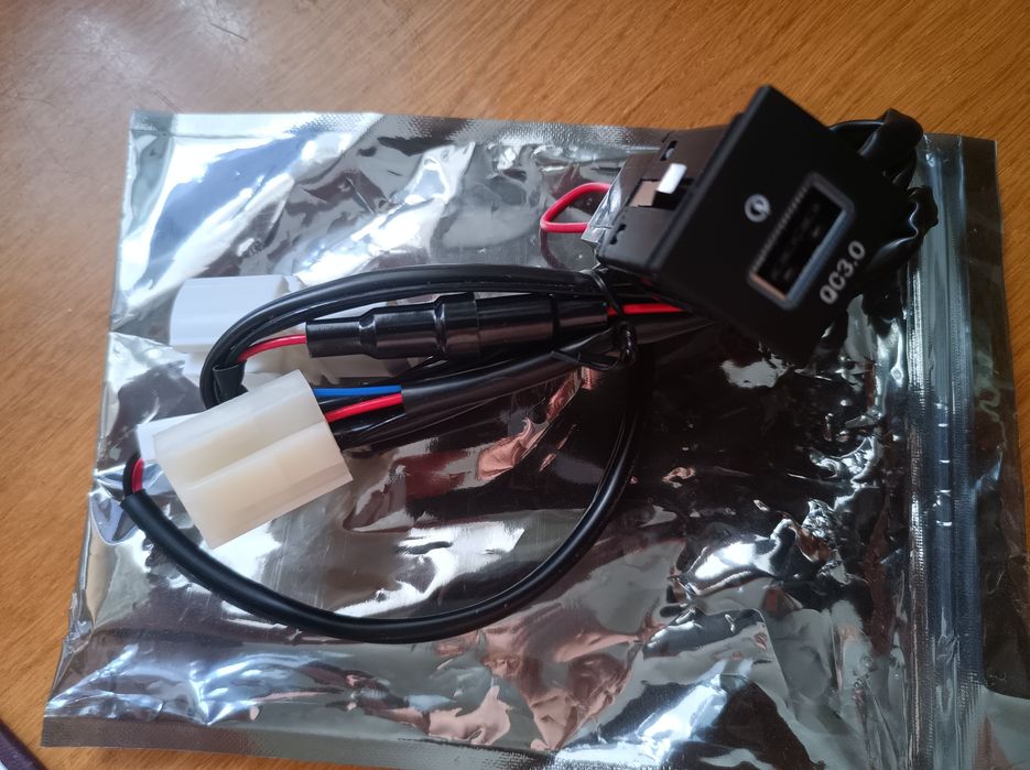 Гнездо USB  в штатное место для Фольксваген golf caddy