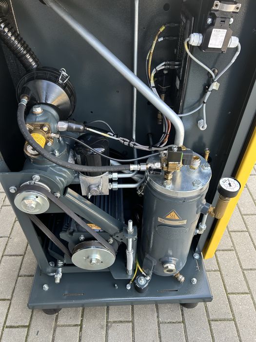 Kompresor śrubowy  KAESER SM12 7.5KW 11bar 1000 L/min