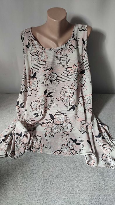 Bluzka damska bez rękawów plus size we wzory kwiaty okrągły dekolt 54