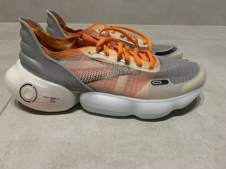 Brooks Aurora-BL DNA