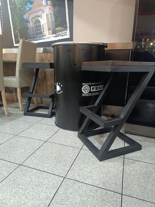 MESA de bistrô/BAR "POÇO SEM FUNDO" + 2 BANCOS