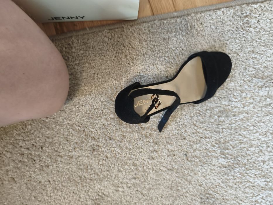 Buty na klocku czarne
