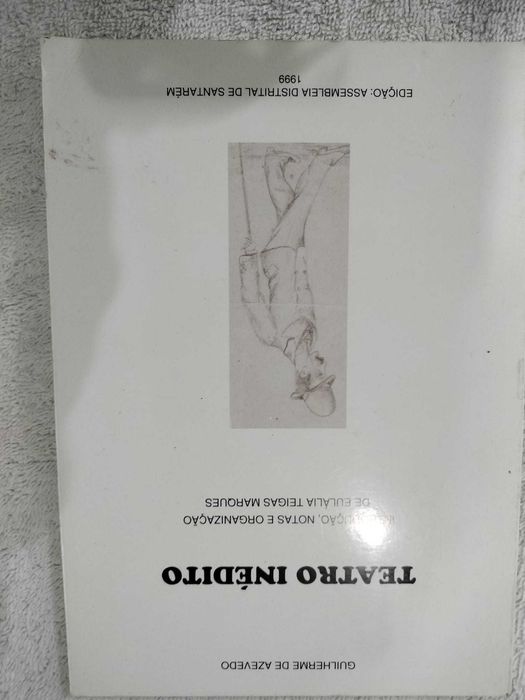 Livros de adulto/jovem adulto