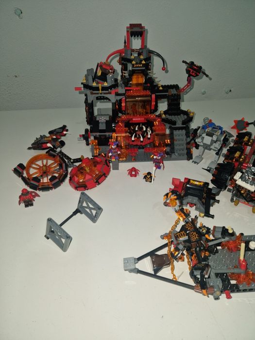 LEGO Nexo Knights 70320, 70315,  70321, 70323