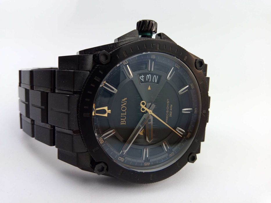 Bulova Precisionist 98B295 лимитка Grammy 262 кГц, гнутый сапфир 300м