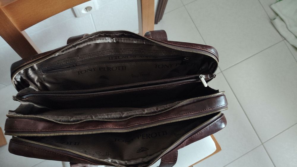 Pasta em Pele Tony Perotti