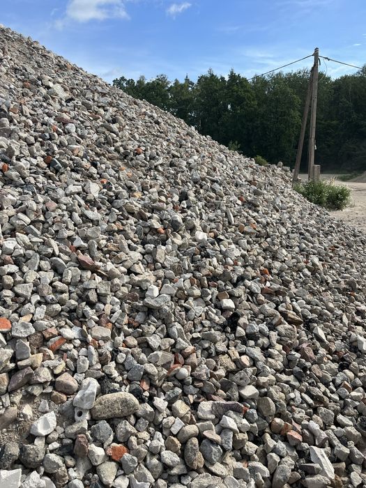 Gruz na drogę gruz kruszony