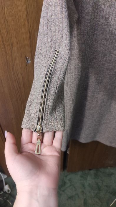 Продам короткое платье 200