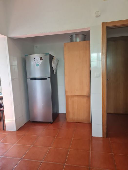 Quarto para alugar de solteiro 370€ em loures /lisboa