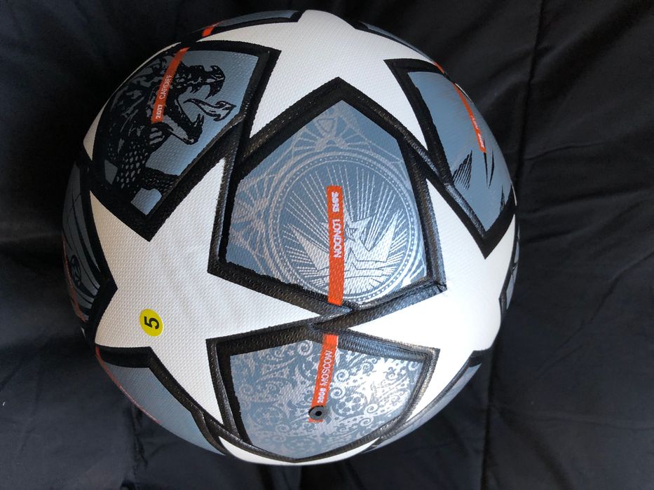 Безшовний футбольный мʼяч CHAMPIONS LEAGUE для ассфальту і трави