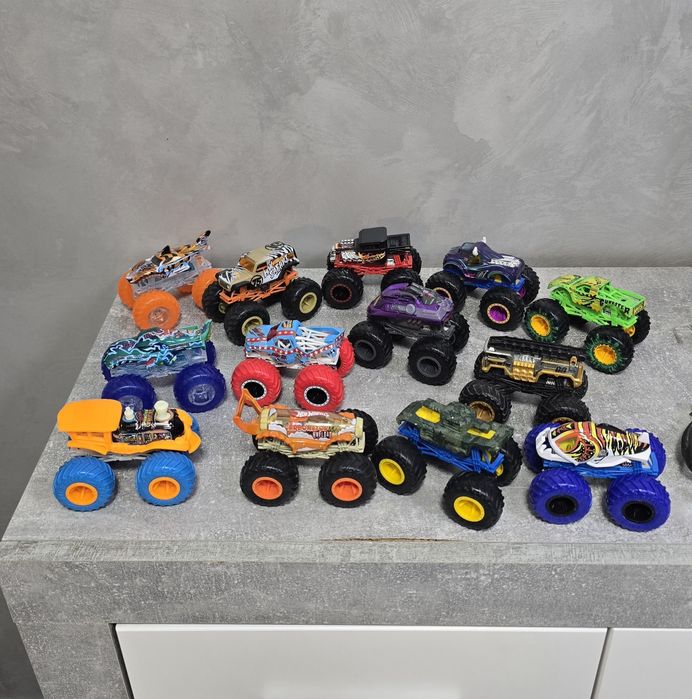 Хот Вiлс Монст Тракс