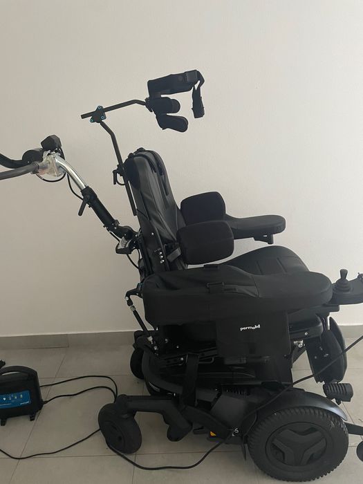 Cadeira de rodas Elétrica F5 permobil