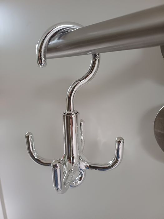 Peça / suporte cabide cintos,malas...  Nova