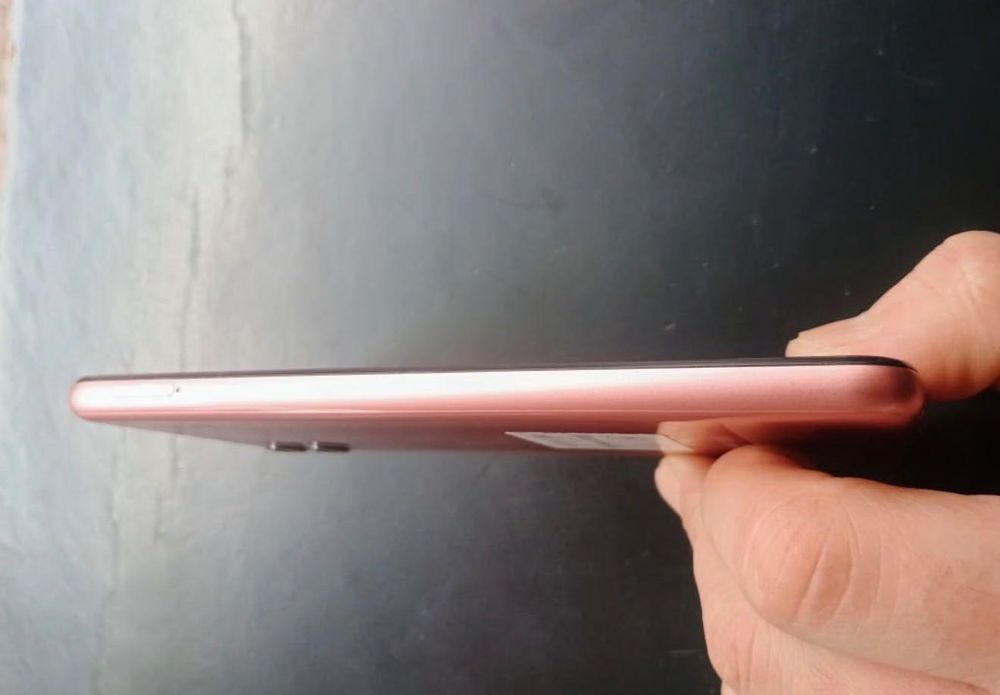 Продам мобільний телефон Samsung Galaxy A04