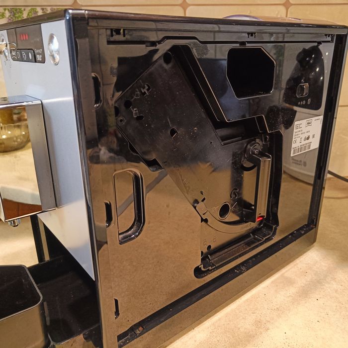 Ekspres ciśnieniowy do kawy Melitta Caffeo Solo super stan czysty