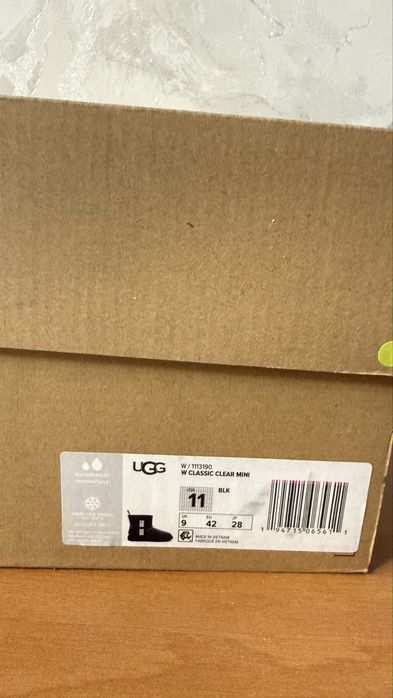 Продам UGG б/у 42 размера