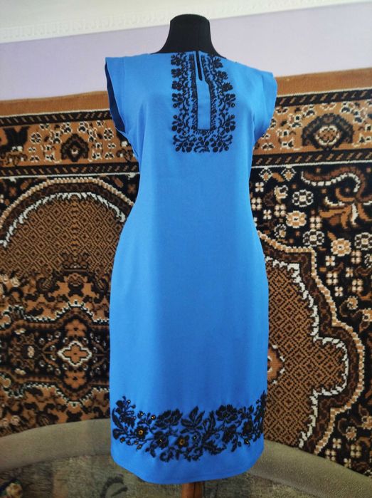 Плаття  вишите бісером