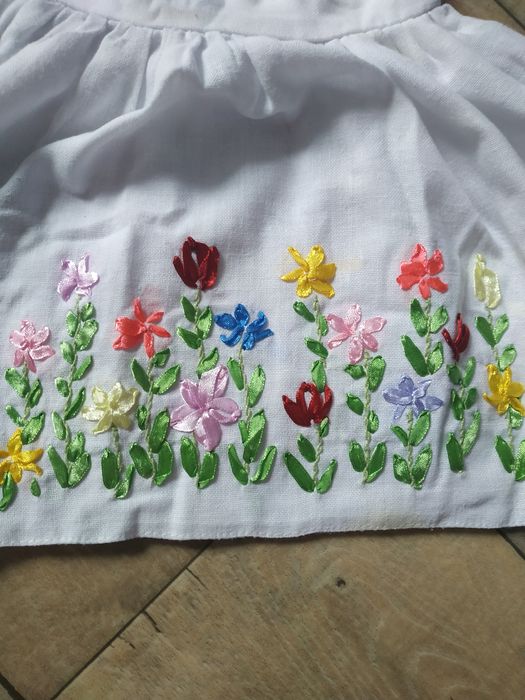 Плаття для дівчинки вишите стрічками