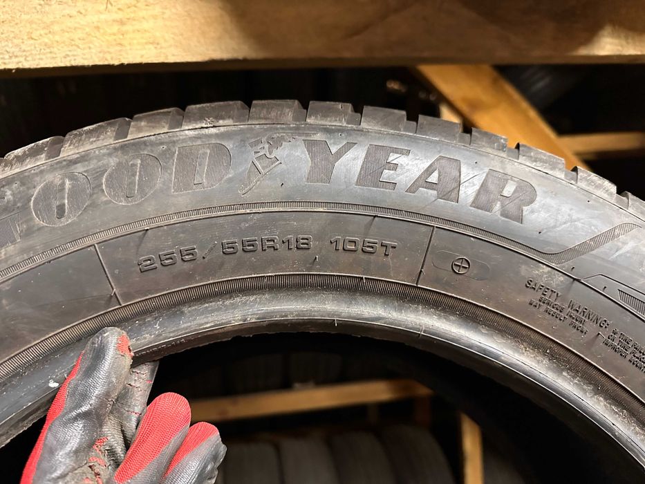 Шини зима майже нові 255/55R18 GOOD YEAR UltraGrip Perfomance + 2шт 8+мм 22/23