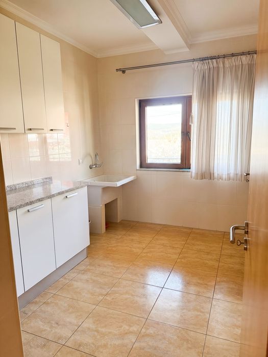 Moradia T4, Casa Moderna c/ Garagem, Jardim, Painéis Solares e Vinha / Próxima da UTAD, Vista deslumbrante.