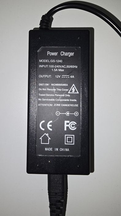 zasilacz sieciowy (ładowarka) model GS-1240.