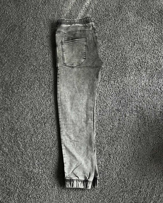 Szare jeans joggery House męskie W32 L32