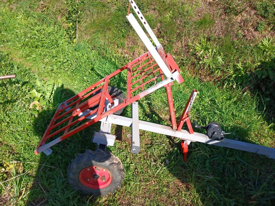 Carroço de trator pequeno