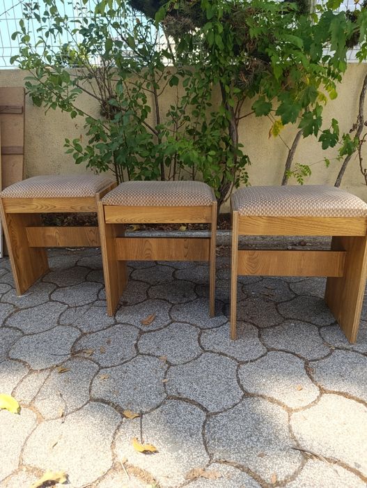 Conjunto de 3 bancos almofadados