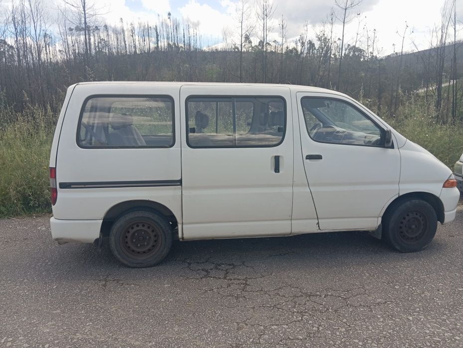 Toyota HiAce 9 lugares