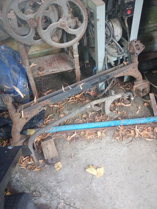 Токарний станок по дереву, балка та фаркоп ваз 2109