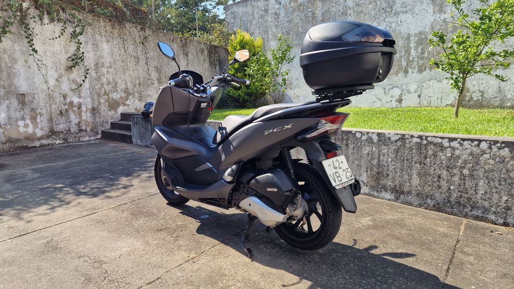 Honda PCX 125 + Mala GIVI 29L