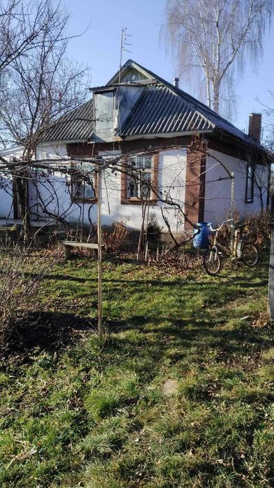 (3) Продам частину будинку в Яришівці 1736