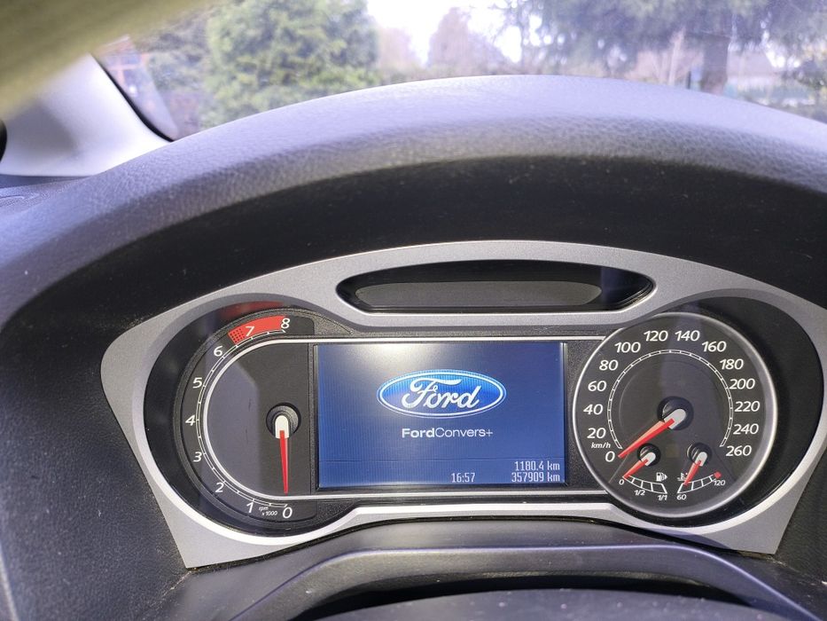 Ford S-Max 7 osób uszkodzony