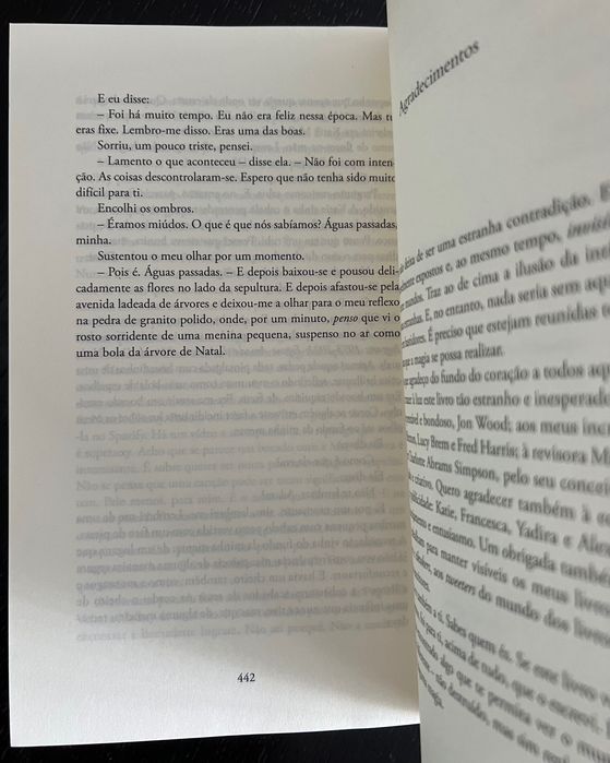 Livro “Luz Oculta”, Joanne Harris