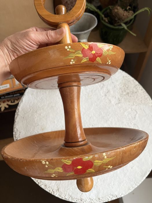 Fruteita em forma de floreira em madeira