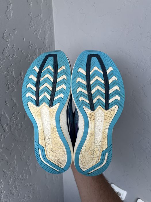 Saucony кросівки жіночі бігові