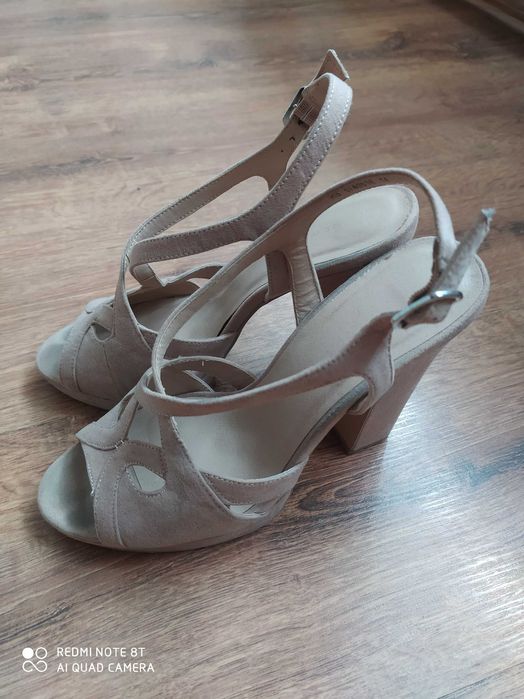 Sandały New Look pudrowe