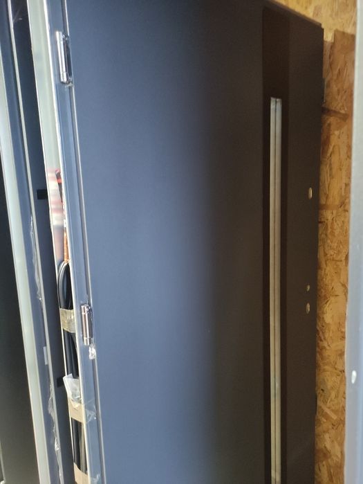 Drzwi zewnętrzne ,klatkowe