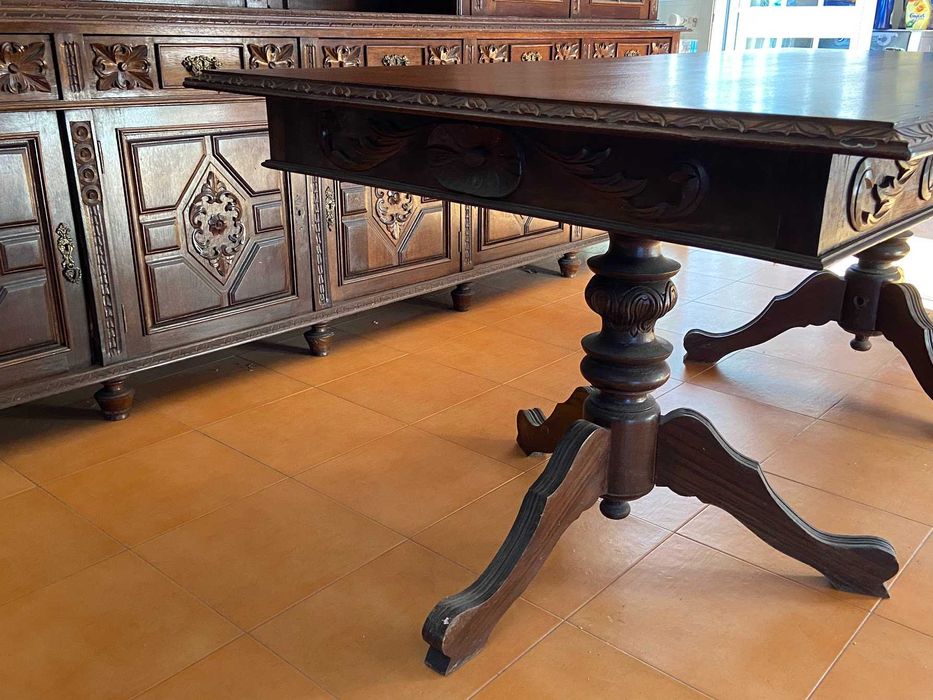 Mobília  de sala de jantar em mogno