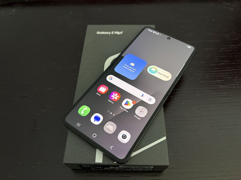 Samsung Galaxy Z Flip 7 256gb - 12gb ram