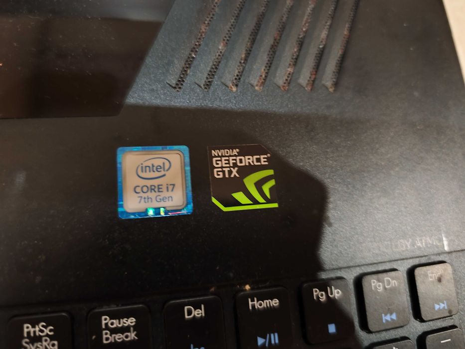Acer Predator Triton 700 – Para Peças (Não Liga)