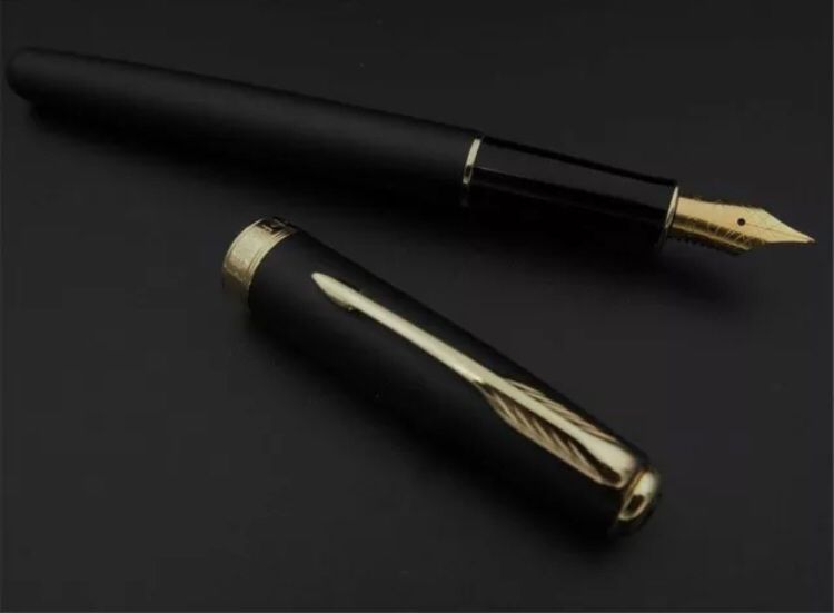 Caneta Tinta permanente Parker modelo Sonnet, nova