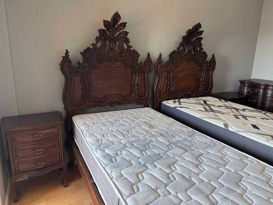 Conjunto de mobília de quarto D. João V/D. José