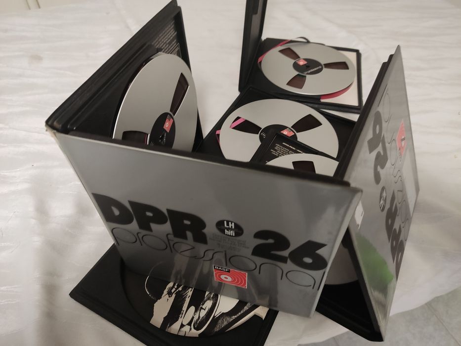 4 Bobines de alumínio BASF, com fita gravada - 18 cms.