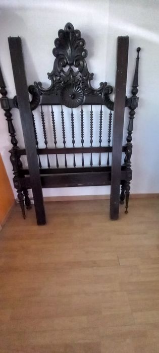 Cama  de casal do séc XVIIl