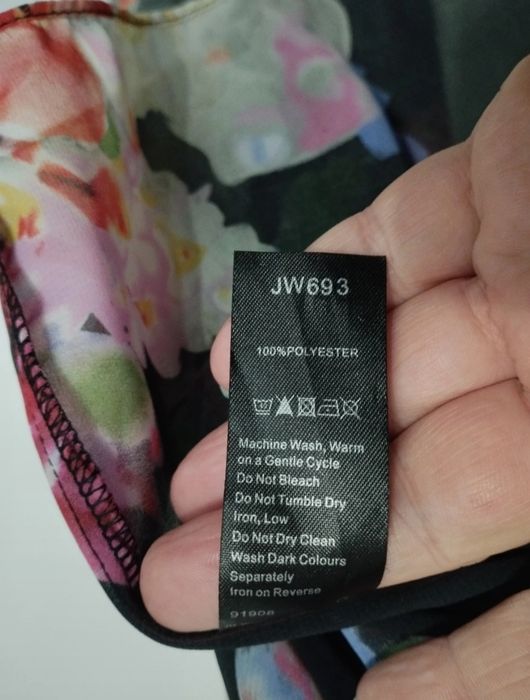 Niepowtarzalna szyfonowa bluzeczka w kwiaty