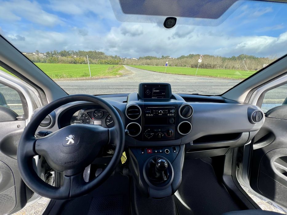 Peugeot Partner 1.6 Hdi 100cv GPS/AC/3lugs/Garantia