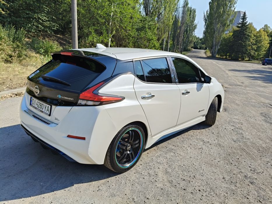 Продам nissan leaf 2 zе1