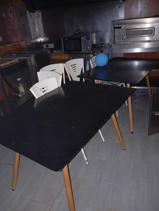 Conjunto de Mesas e Cadeiras Restaurante - à unidade ou conjunto